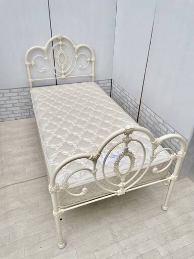 ローラアシュレイ　サマセット　シングル LAURA ASHLEY SOMERSETE SINGLE BED FRAME IVORY / ローラ アシュレイ