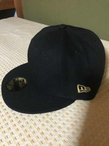 新品同様、破格2000円❣️ 59FIFTY ベーシック ブラック ゴールド フラッグ