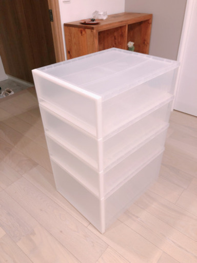 無印クリアケース4つ(中3つ 大1つ)