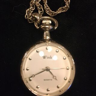 ラインスト－ンのペンダント時計の画像