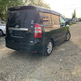 NOAH SI 4WD 両側パワースライドドアの画像