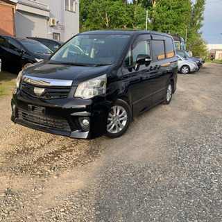 NOAH SI 4WD 両側パワースライドドア