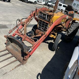 古いトラクター　コマツインターナショナル　242