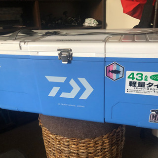 ダイワ　大型クーラーボックス  43リッター　ほぼ新品