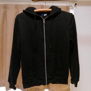 黒のパーカー　サイズS