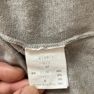 薄手のトップスの画像