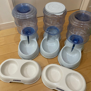 猫　エサ　水　グッズ（単品取引中）