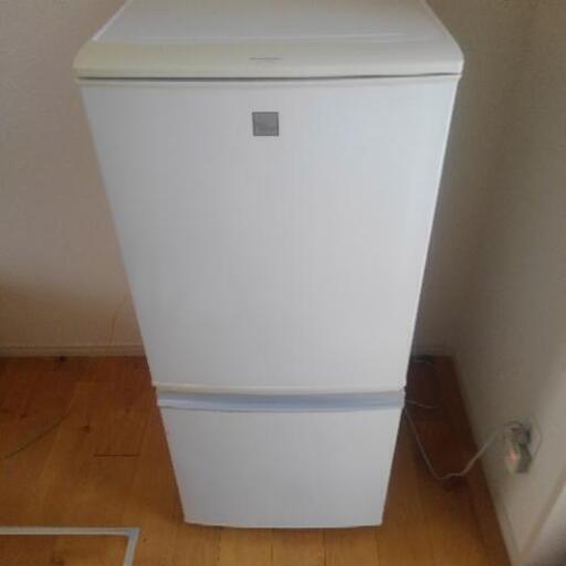 シャープ冷蔵庫　137L