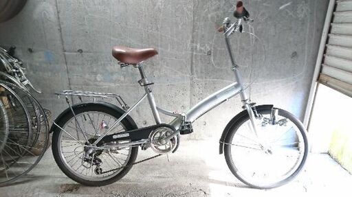 折り畳み自転車中古 DESAFIO 外装6段変速 リアキャリア付き タイヤ20インチ カラーシルバー