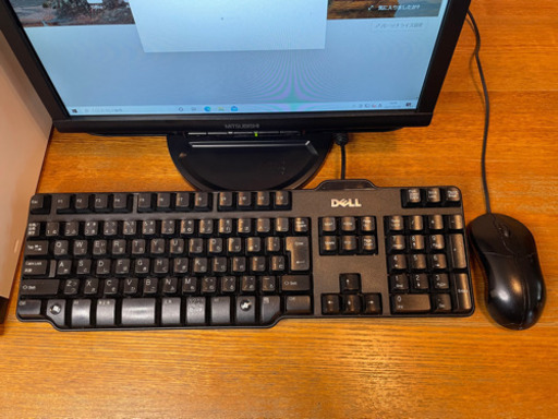 Intel第7世代CPU搭載 デスクトップパソコン、モニター、キーボードなど一式