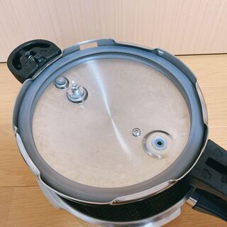 [美品/おまけ付] パール金属 圧力鍋 3.5L H-5040 IH対応 3層底 レシピ付 焦げ付き防止メッシュのおまけ付きの画像