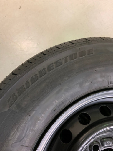 200系ハイエースバン　純正タイヤ4本セット
