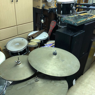 楽器 たくさん 色々 ドラム スピーカーなど 🌈しげん屋