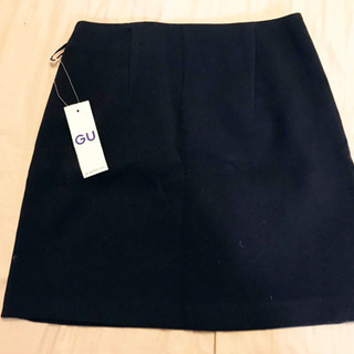 新品。GUのシンプルスカート