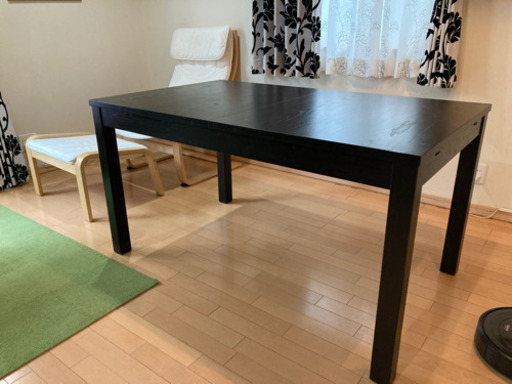 ダイニングテーブル【取り引き中】