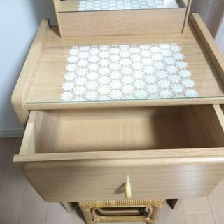 鏡台　木製　椅子付の画像
