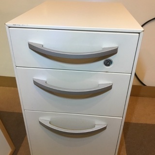 鍵付き、袖収納、3段