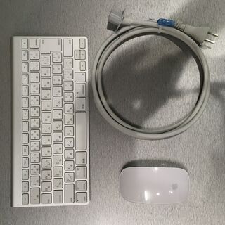 ※値下げしました※iMac MD093J/A macOS 10.12.6 Sierra シエラ（21.5インチ）付属品付　デスクトップ　Appleの画像