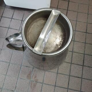 ステンレスミルク缶の画像