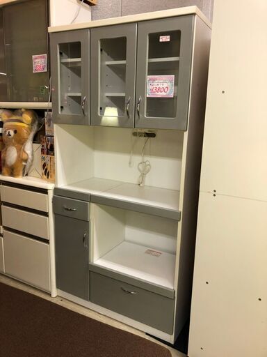 ☆中古激安！　家具　キッチンボード　ホワイトと光沢グレーのツートンカラー　幅90㎝ｘ奥行き44.5㎝ｘ高さ180.5㎝　レンジ台までの高さ82㎝　【KBE061】￥9800！