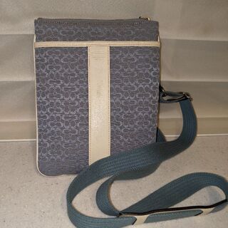 【COACHショルダーバッグ】水色　キャンバス素材　ポシェットの画像