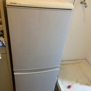 「受け渡し予定中」差し上げます！ sharp シャープ 冷蔵庫 sj-614-wの画像
