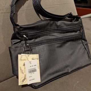 撥水加工ショルダーバッグ 新品未使用 旅行におすすめ！ブラック