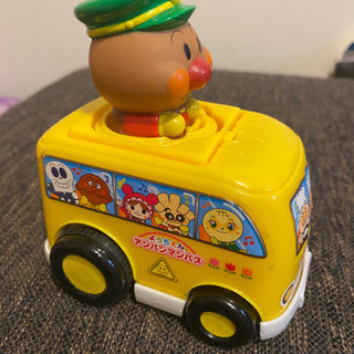 アンパンマン　つみかさねカップとようちえんバスの画像