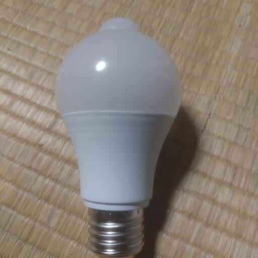LEDセンサーバルブ白色100w相当