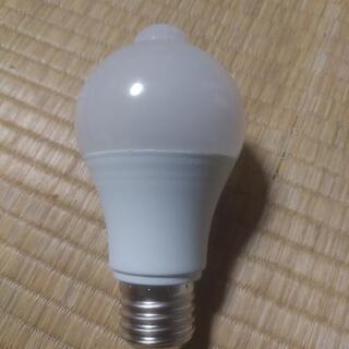 LEDセンサーバルブ白色100w相当
