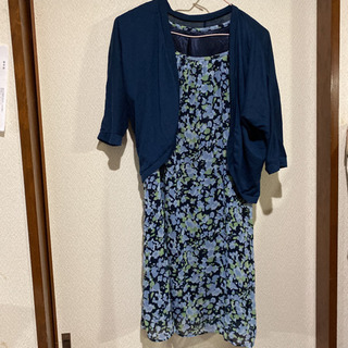 チュニックワンピース＋紺色ボレロ