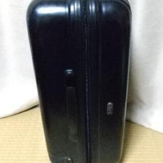 スーツケース　ブラックの画像