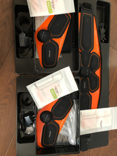 《美品/正規品》 シックスパッド アブズベルト＋ボディーフィットMTG SIXPAD＋互換性ジェルシート付