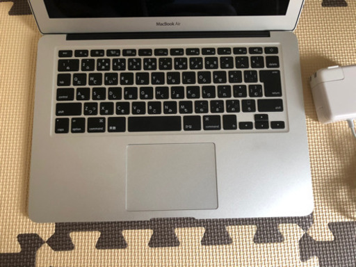 送料無料 Macbook Air 13 インチ i7 4Gb 256GB SSD