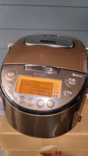 タイガー　炊飯器　JKT-B103　5.5合　1.0L　2018年製　美品　売ります。直接引き取り歓迎！