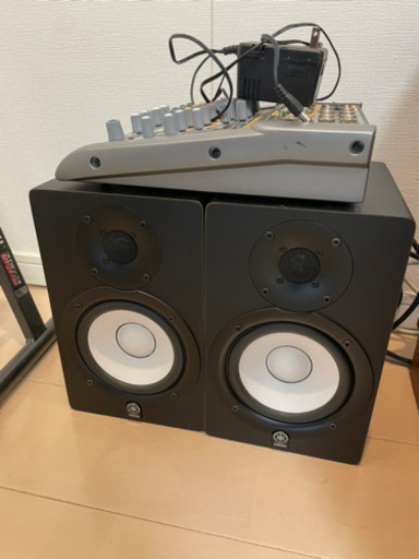 ヤマハ製アンプ　2つとミキサー