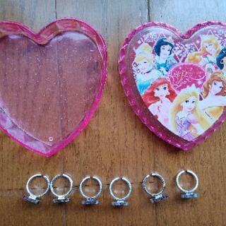 ディズニープリンセス リング６個・ケース　他アクセサリー９個の画像