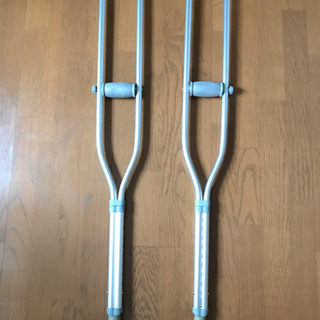 ナビス　松葉杖　適応身長157〜178cm ２本　ほぼ新品