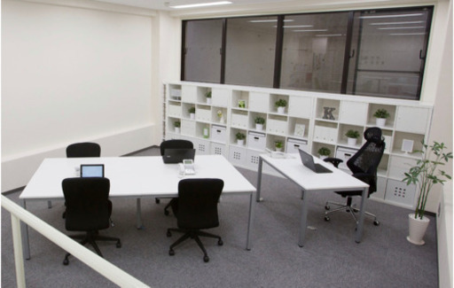 さらに値下げ！【残り3日】ミーティングテーブル、デスク、オフィスチェア（おまけ）