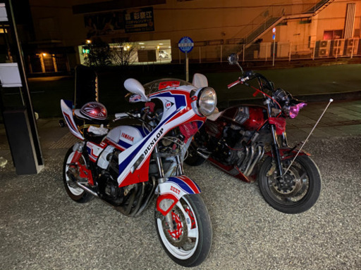 XJR400ロケット付きの方です