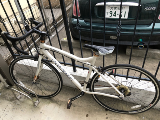 クロスバイク（使うには修理が必要です）