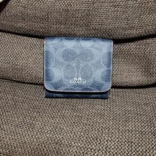 coach　三つ折り財布