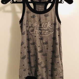 タンクトップス