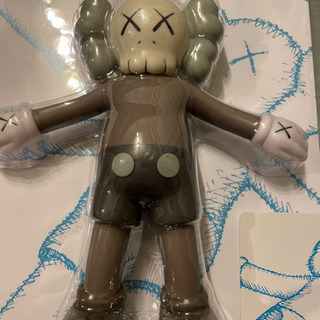 KAWS HOLIDAY KOREA フィギュアの画像