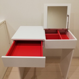 IKEA ドレッサー（椅子付き）の画像