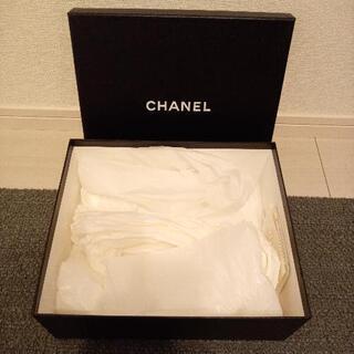 現地で現金払い　シャネル箱　新品の画像