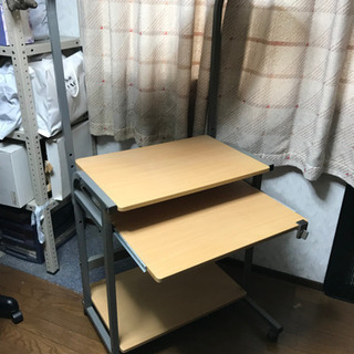 パソコンラックの画像