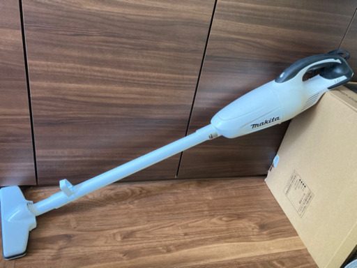 マキタ　makita 14.4V充電式クリーナ CL140FD コードレス掃除機　充電器付き　中古