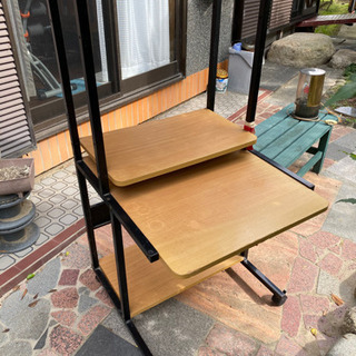 引取先決定。パソコンラック