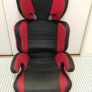 ジュニアシート　黒　赤